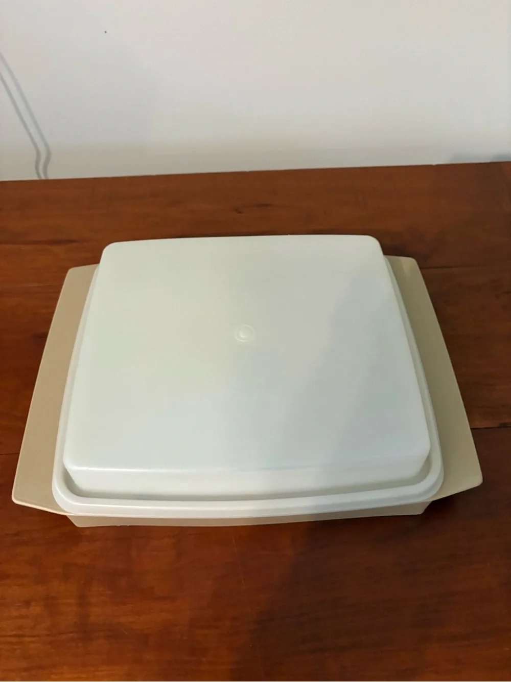 Vintage Tupperware Deviled Egg Carrier 16 Egg Almond Complete
